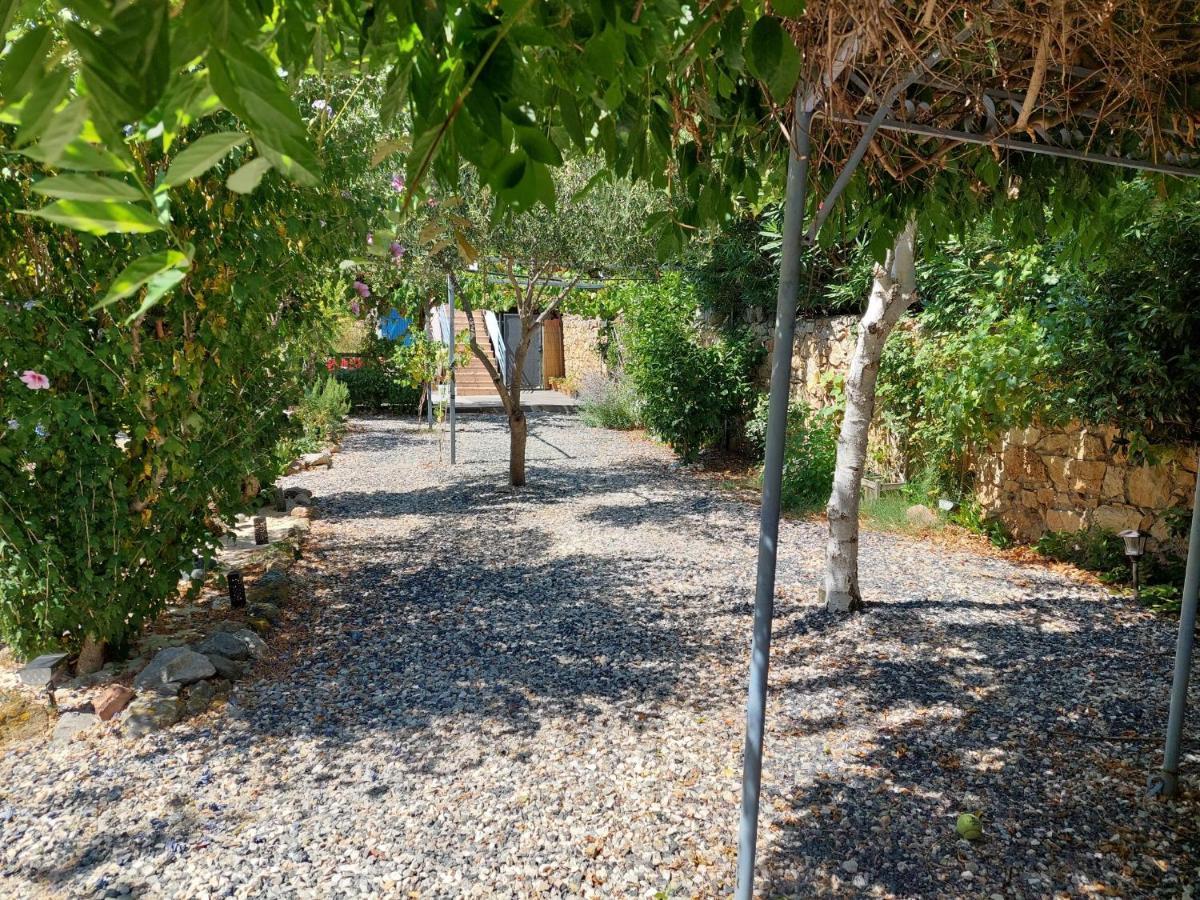 Chambres D'Hotes : Les Maisons De Gaia Tuchan Exterior photo